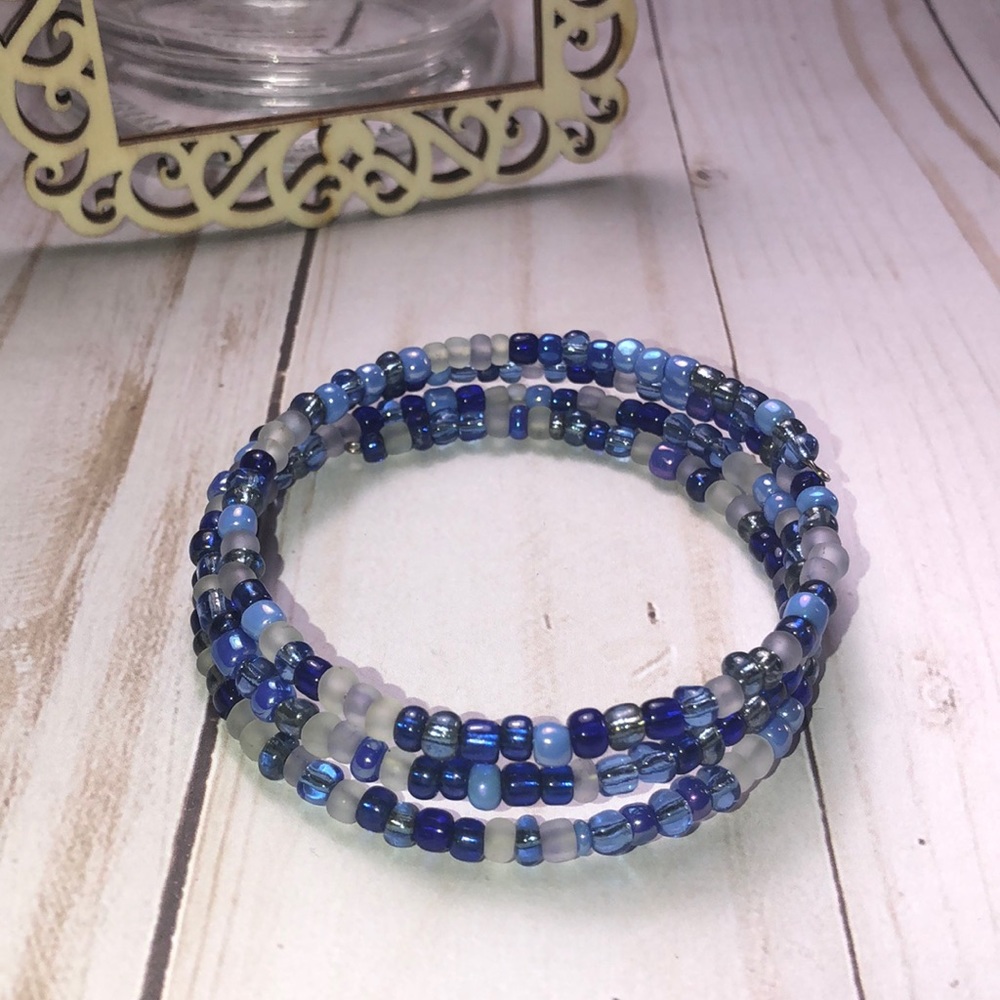 ‼️ Women’s Handmade Memory Wire Bracelet